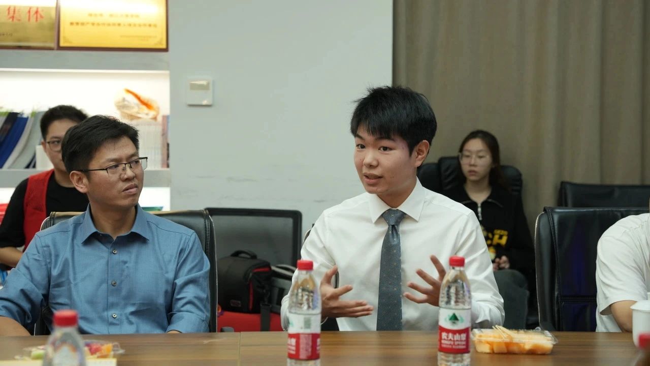 校友讲创业故事的文案_校友讲创业故事_校友创业讲座心得体会