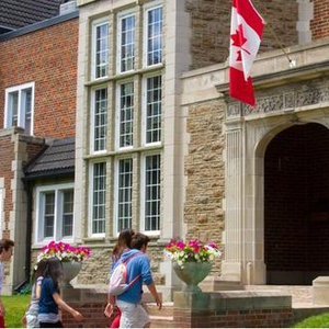 留学英语父母好吗_父母英语不好留学_留学英语父母好还是母校