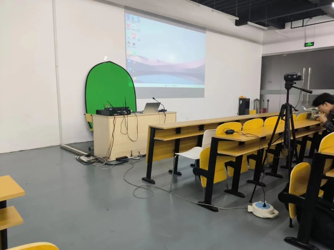 大学考场可以睡觉吗英语_大学英语考试可以用蓝牙耳机吗_大学考试可以睡觉吗